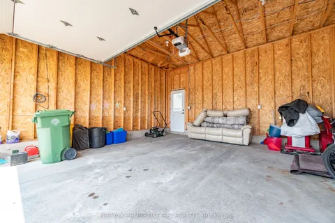 547 Gardner Crescent, ON K8H 0C4
