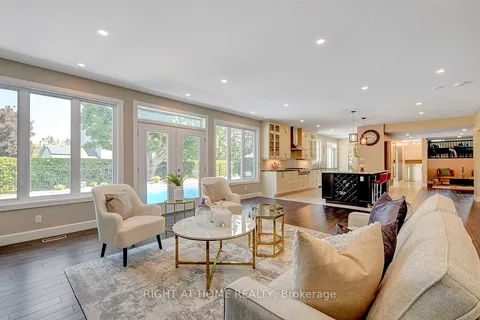 25 Bren Maur Road, Barrhaven, ON K2J 3Z7