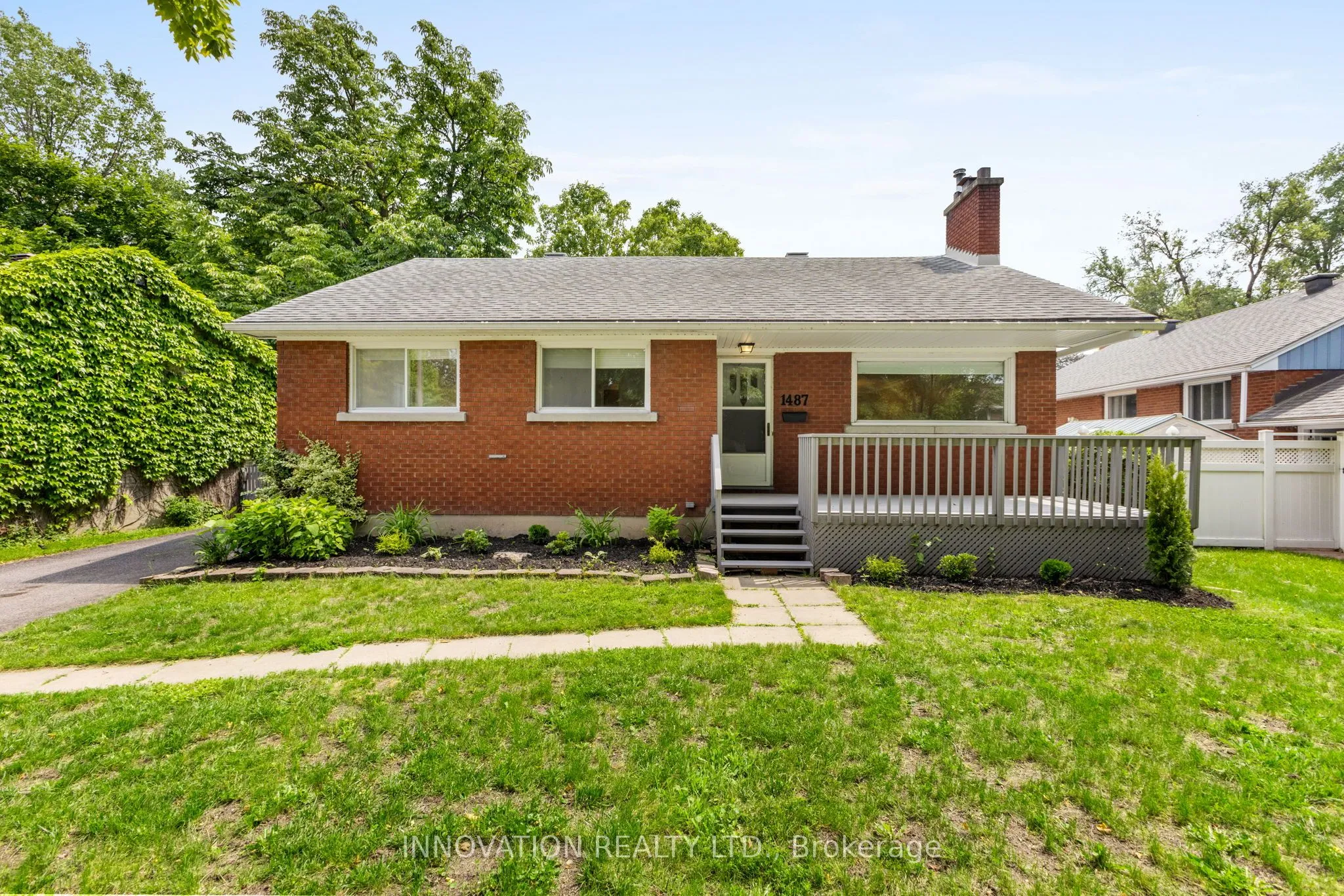 1487 Caverley Street, Alta Vista and Area, ON K1G 0X9