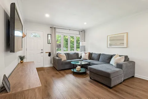 263 North Street, ON L2A 3R9