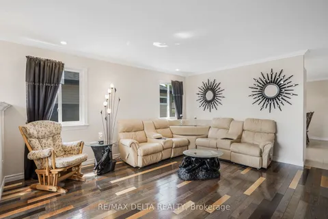 5 Lamoureux Street, ON K0C 2B0