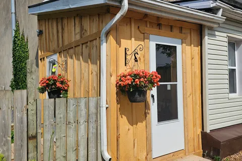 60 John Street, ON K6V 5A7