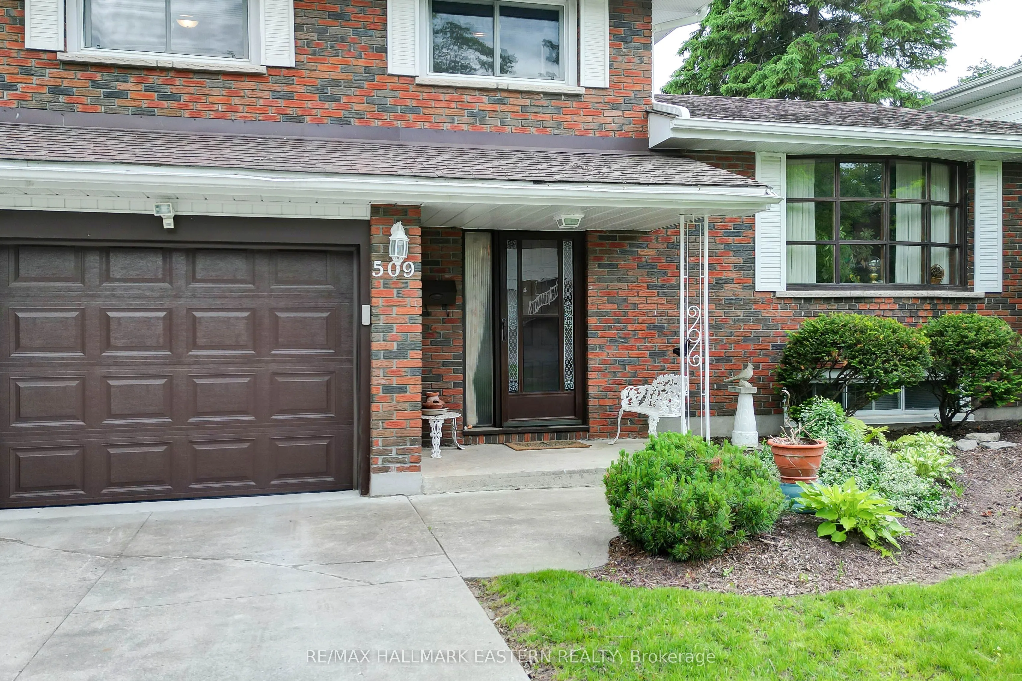509 Montcalm Drive, ON K9H 6S9