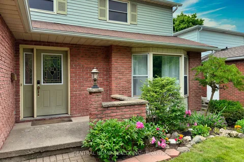 435 Stillmeadow Circle, ON N2L 5M1
