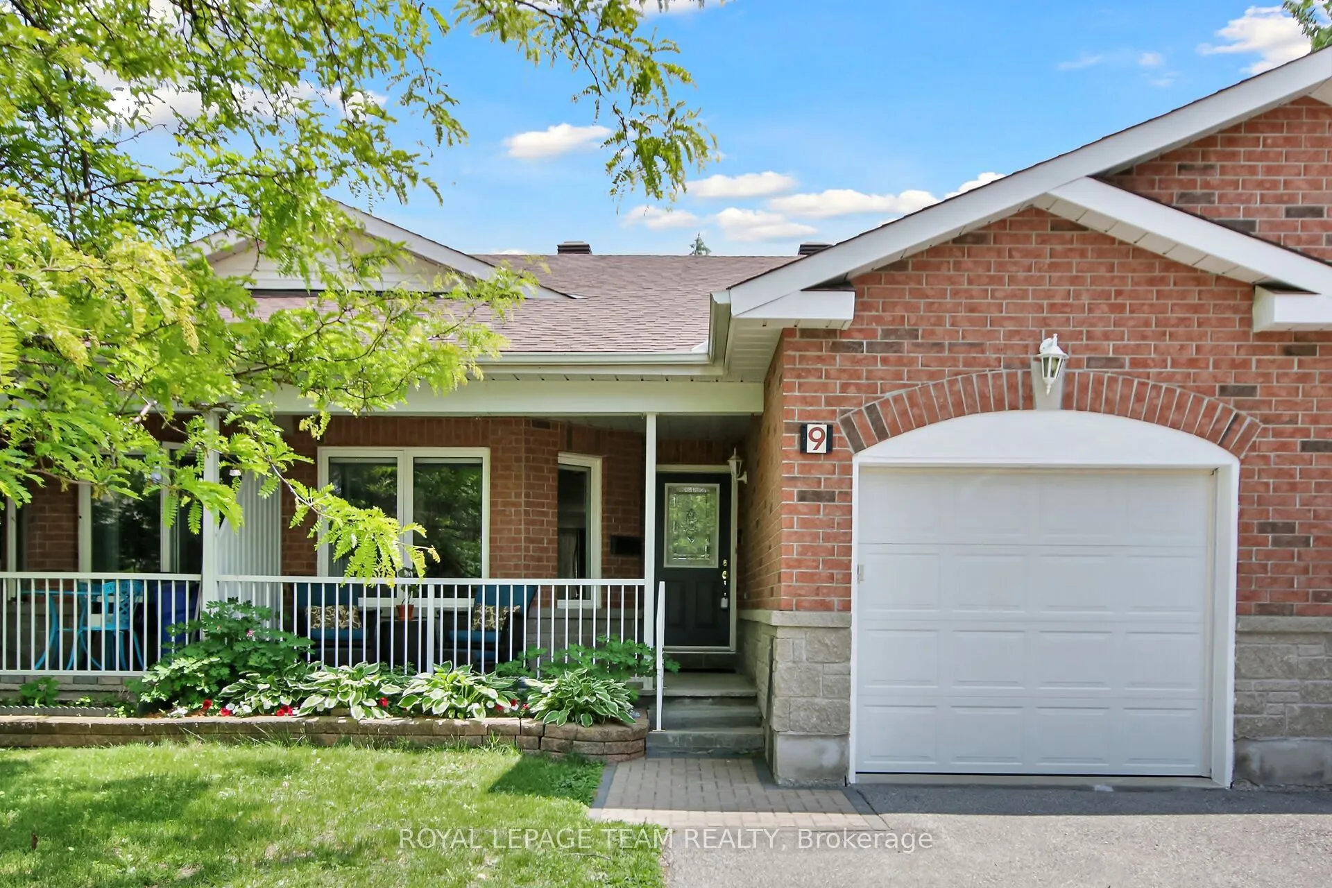 9 Weaver Crescent, ON K2K 3E1