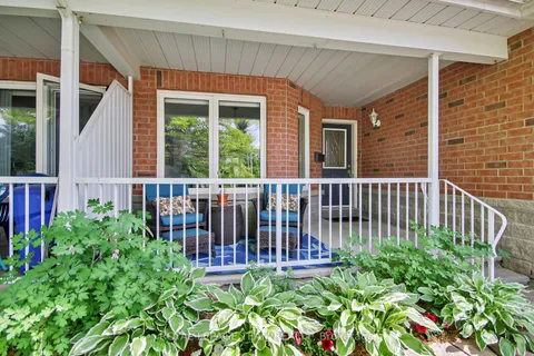 9 Weaver Crescent, ON K2K 3E1