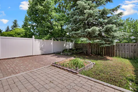 9 Weaver Crescent, ON K2K 3E1