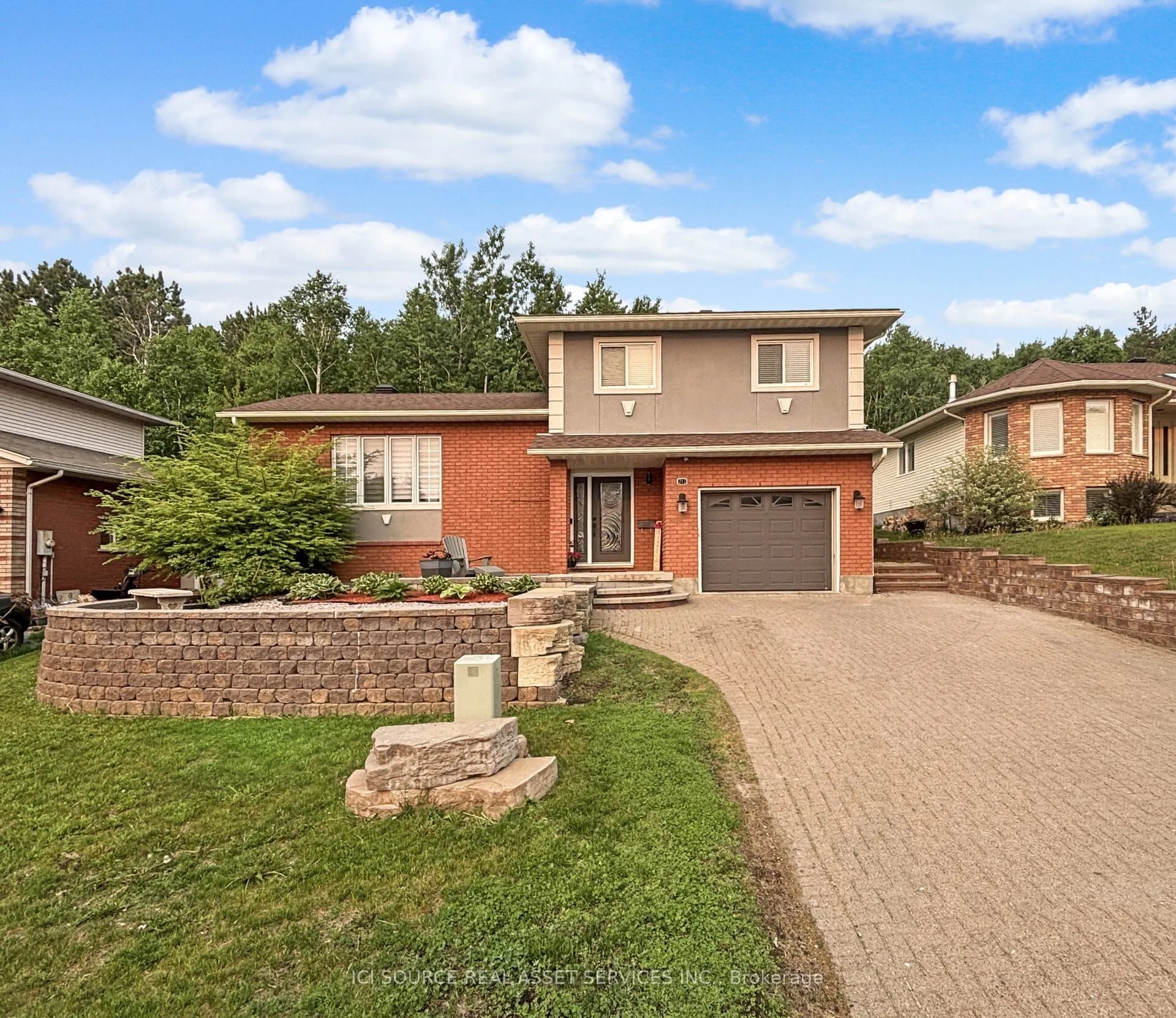 212 Gold Street, ON P3E 6A4