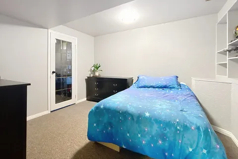212 Gold Street, ON P3E 6A4