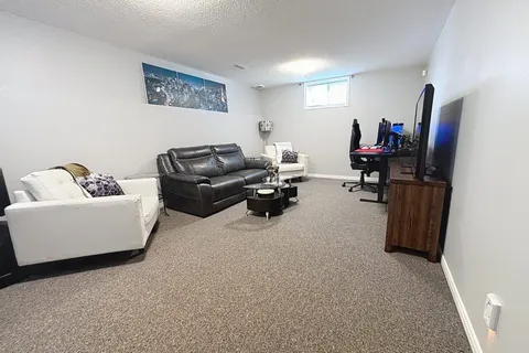 212 Gold Street, ON P3E 6A4
