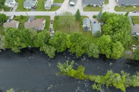 210 Alexander Street, ON K0K 3J0