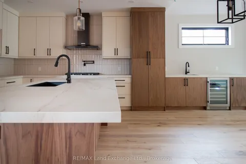 27 Lakeforest Drive, ON N0H 2L0