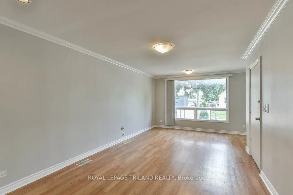 10 LINWOOD Street, ON N5Y 1W2