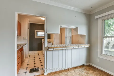 10 LINWOOD Street, ON N5Y 1W2