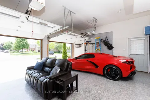 382 Plane Tree Drive, ON N6G 5J4