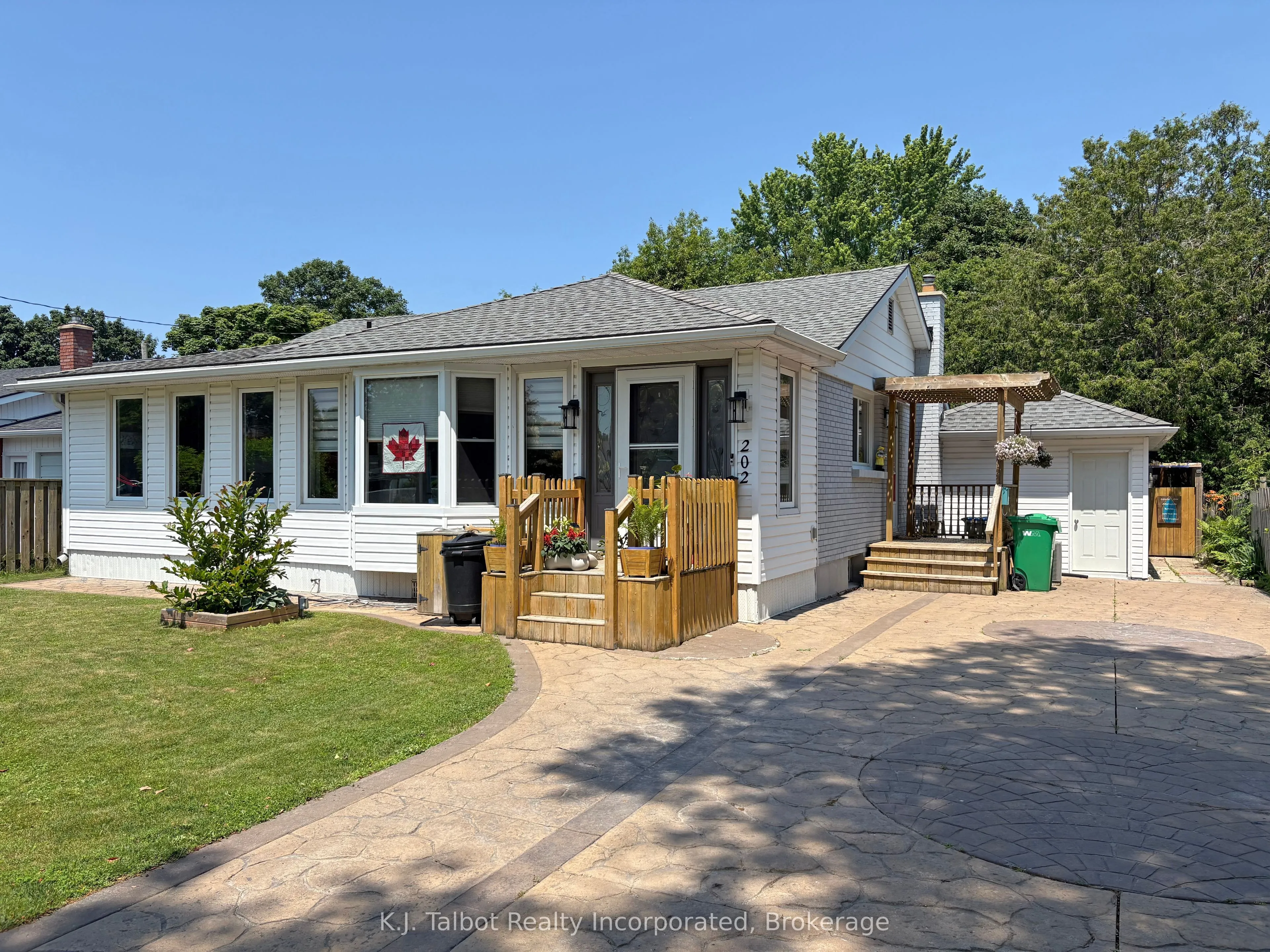 202 Bennett Street, ON N7A 1X8