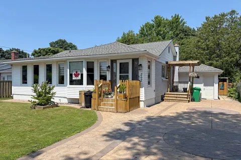202 Bennett Street, ON N7A 1X8