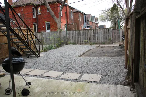 487 Cannon Street, ON L8L 2E5