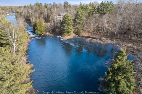 699 Bunny Trail, ON P2A 2W8