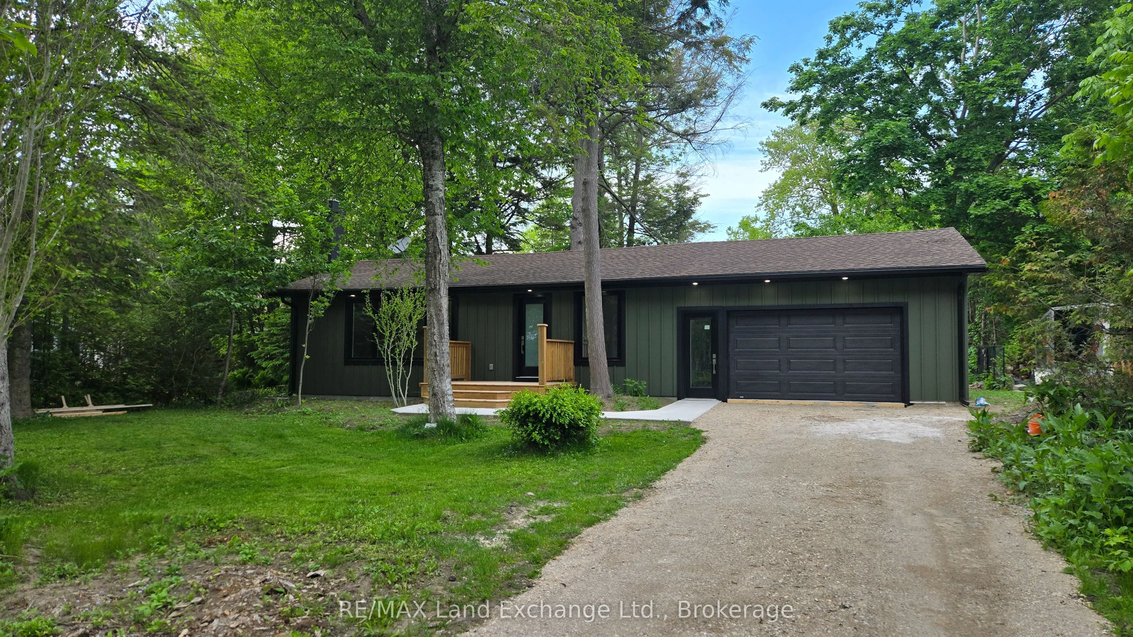 325 Ojibwa Trail, ON N0G 2R0