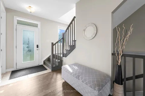 724 Vennecy Terrace, ON K1W 0N3