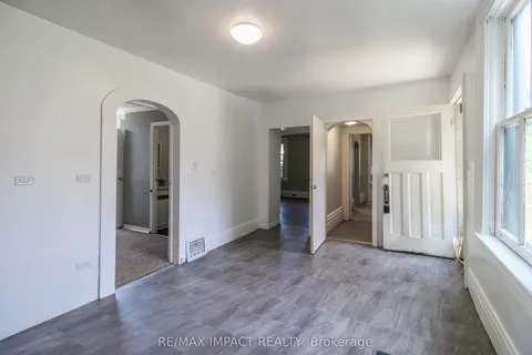 439 Division Street, ON K9A 3R8