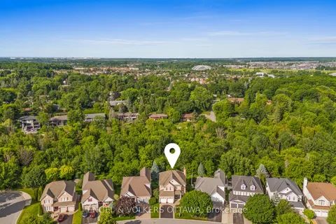 7 Knotwood Court, ON K2J 5E5