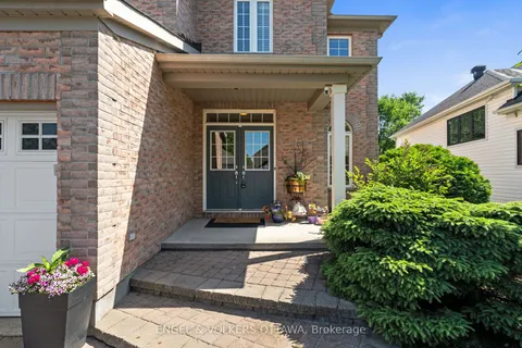 7 Knotwood Court, ON K2J 5E5
