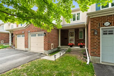427 Vendevale Avenue, ON K2S 0M6