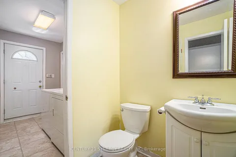 6 Strathcona Street, ON K7A 1V5
