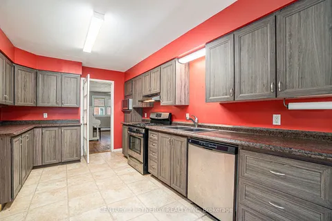 6 Strathcona Street, ON K7A 1V5