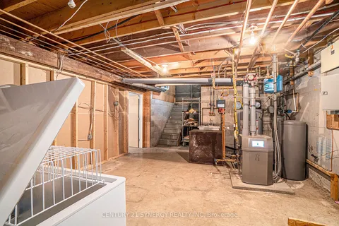 6 Strathcona Street, ON K7A 1V5