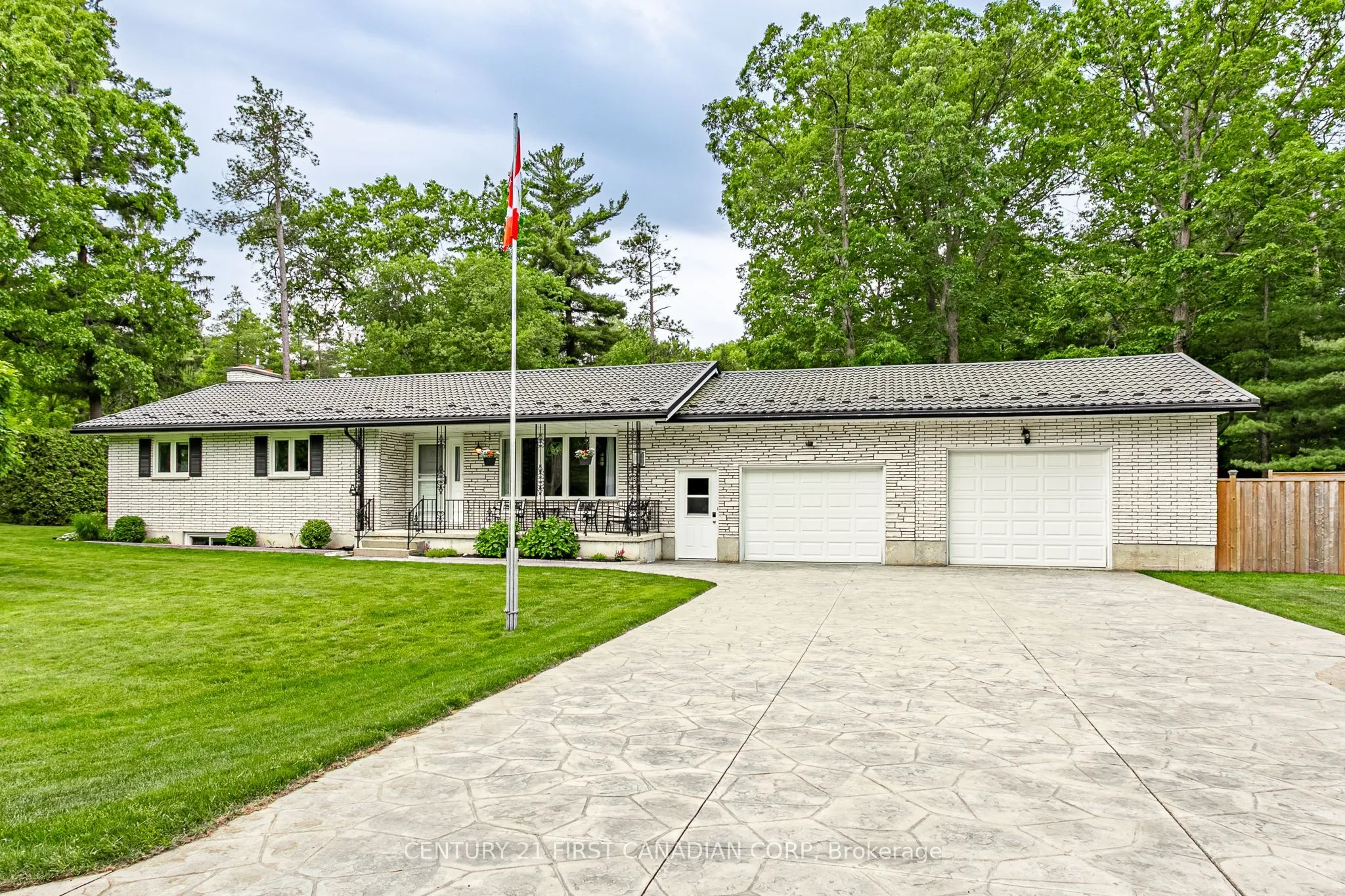 10211 Lakeview Avenue, ON N0M 1T0