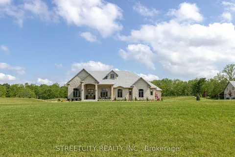 20724 Denfield Road, ON N6H 5L2
