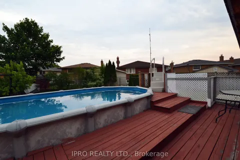 15 Talia Court, Hamilton, ON L8E 4X8