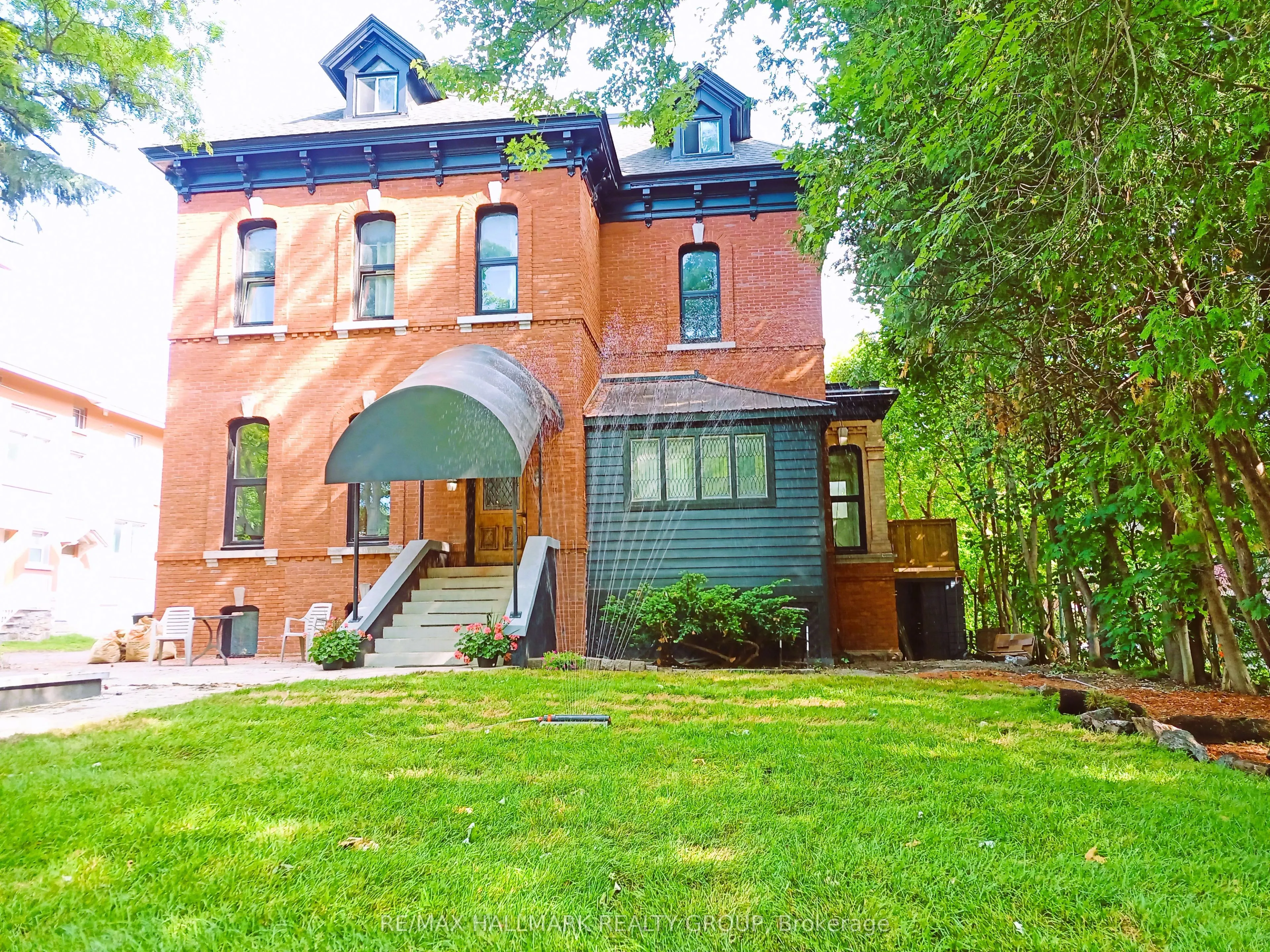 460 Wilbrod Street, ON K1N 6M8