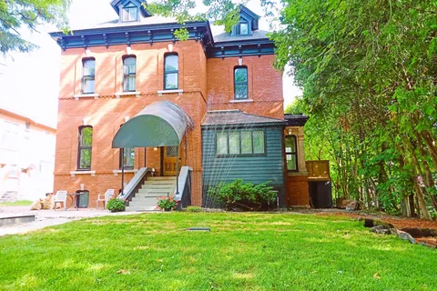 460 Wilbrod Street, ON K1N 6M8