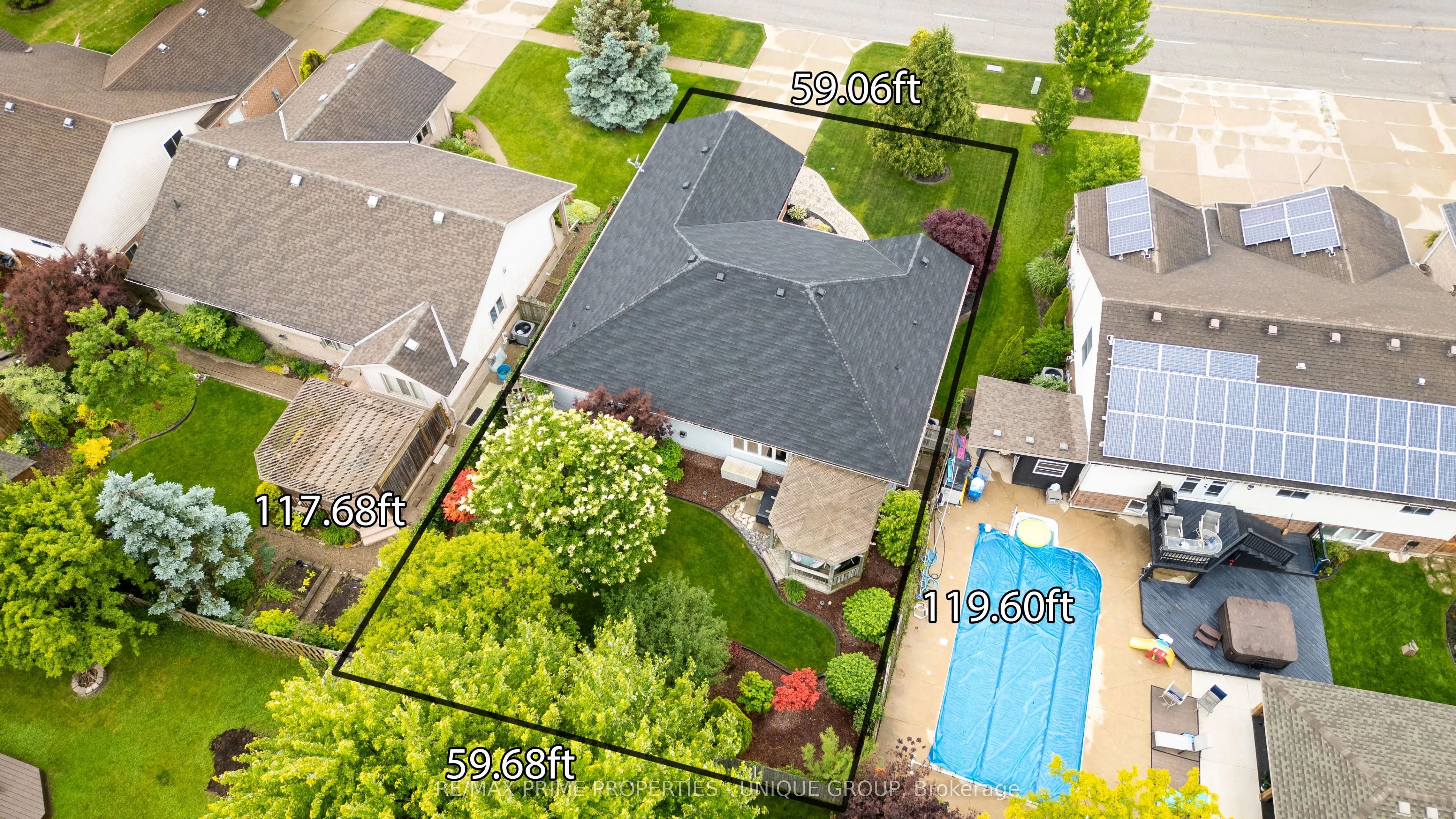 1058 Finch Drive, Sarnia, ON N7S 6A8