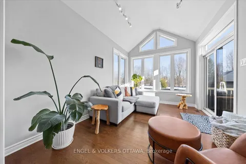 202 Pioneer Road, Russell, ON K4R 0E1