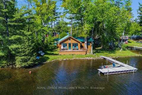 170 Longview Island, ON K7C 0C4