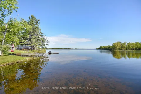 170 Longview Island, ON K7C 0C4