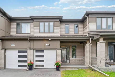402 Edgevalley Court, ON K2S 2R3