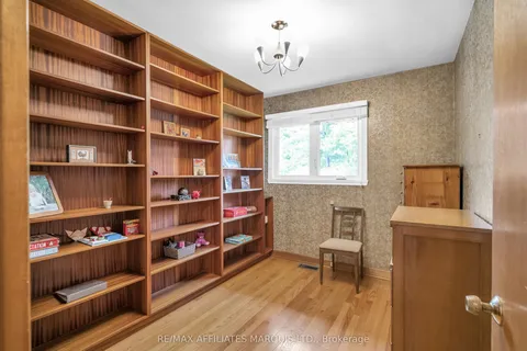902 Pescod Avenue, ON K6J 2J7