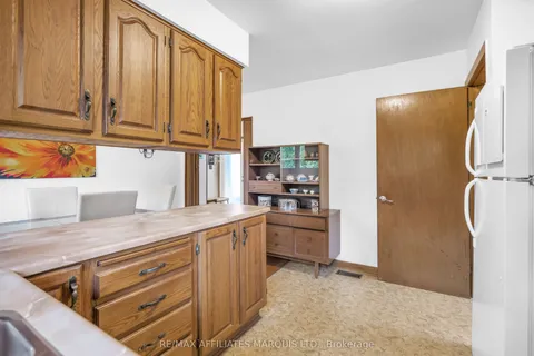 902 Pescod Avenue, ON K6J 2J7
