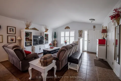 15 Meadowlark Drive, ON L3K 6E3