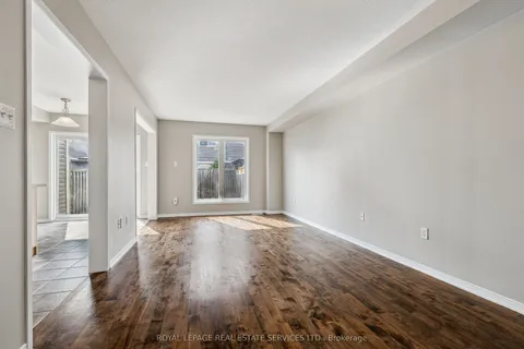 8 Bradley Avenue, ON L0R 1C0