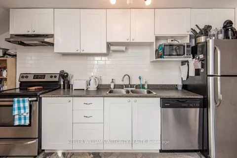 521 CHAPEL Street, ON K1N 8A1