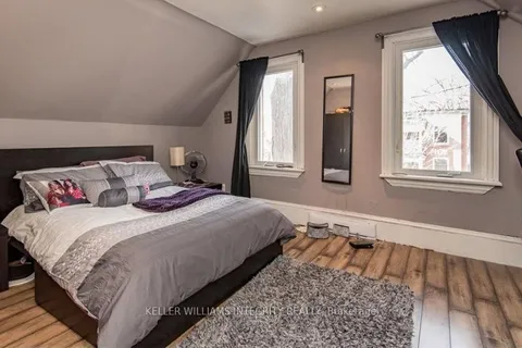 521 CHAPEL Street, ON K1N 8A1