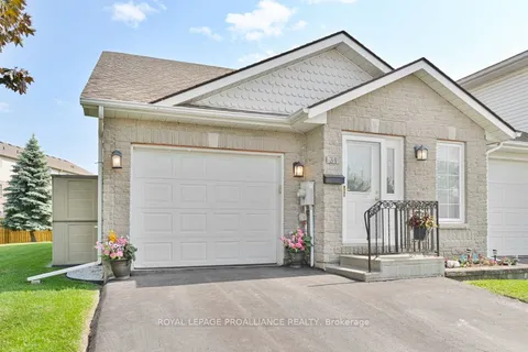 31 Alder Court, ON K8P 5L5