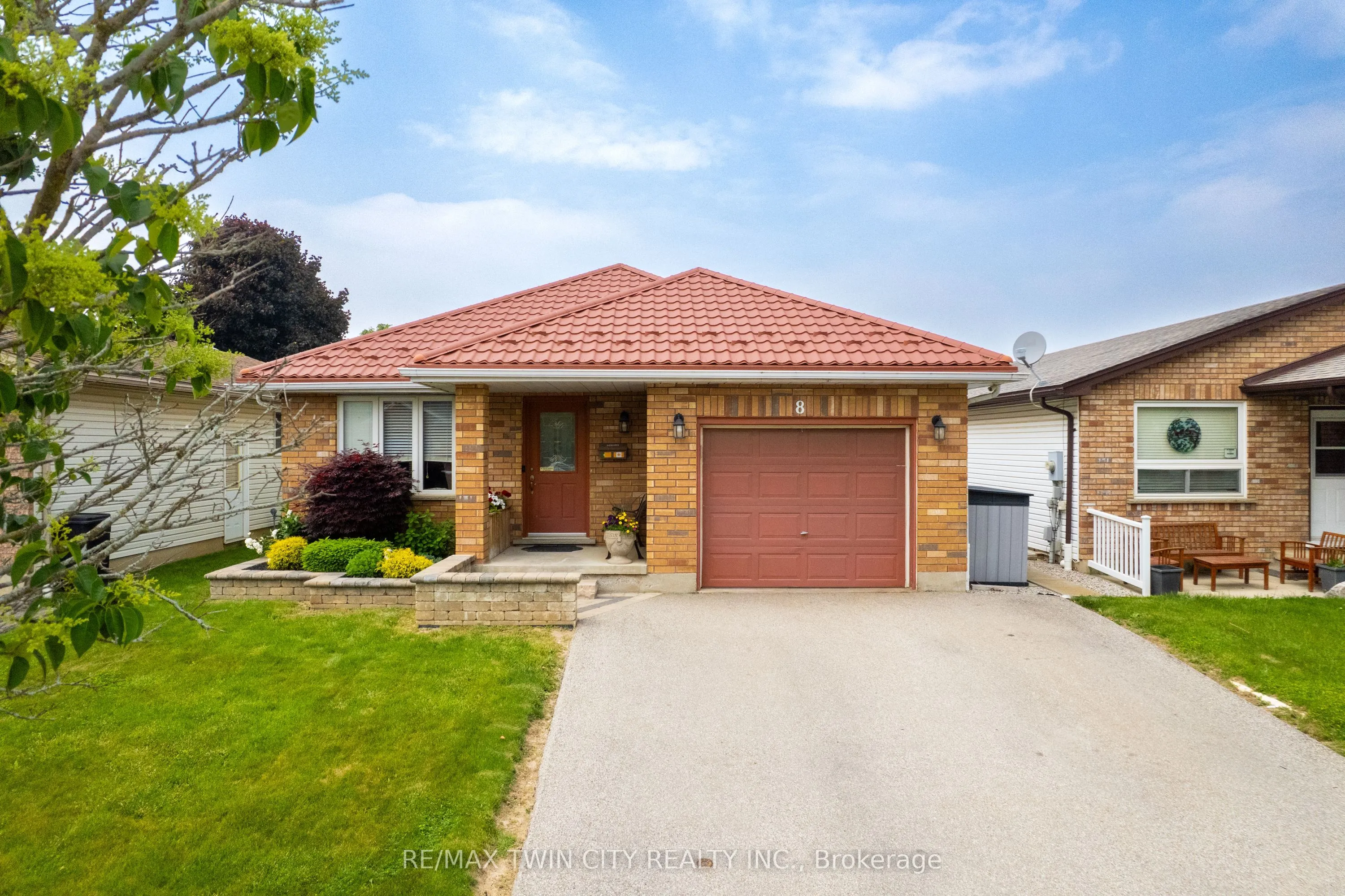 8 Shannon Street, ON N3T 6L1